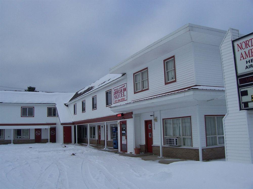 North Country American Inn Калкаска Екстериор снимка