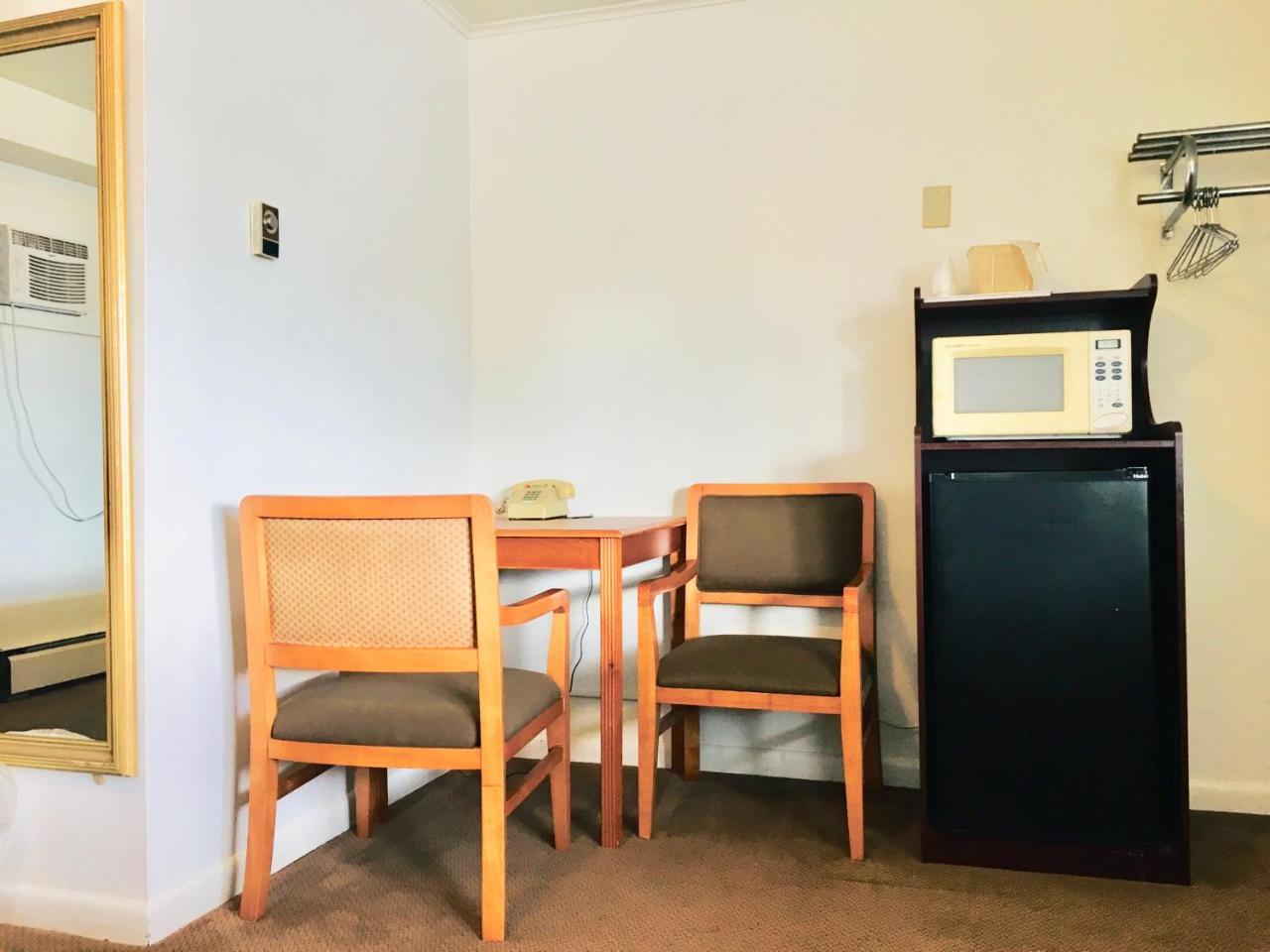 North Country American Inn Калкаска Екстериор снимка