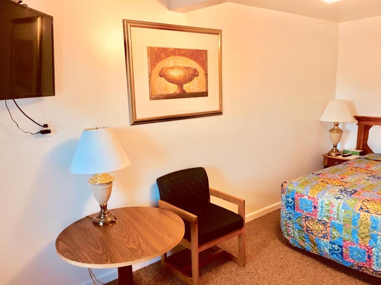North Country American Inn Калкаска Екстериор снимка