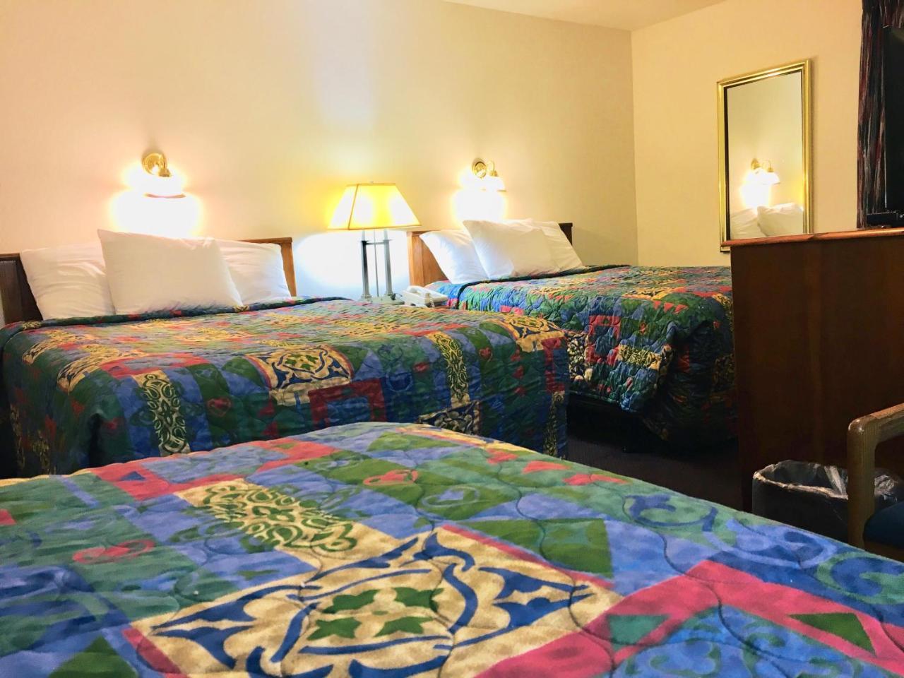 North Country American Inn Калкаска Екстериор снимка