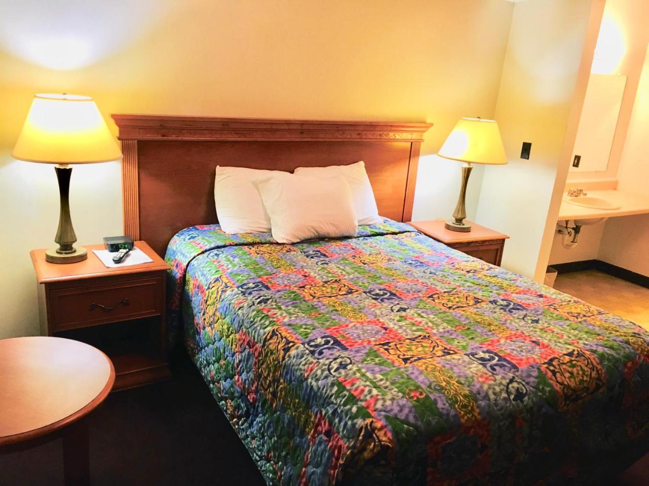 North Country American Inn Калкаска Екстериор снимка