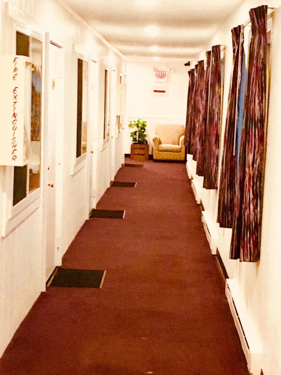 North Country American Inn Калкаска Екстериор снимка