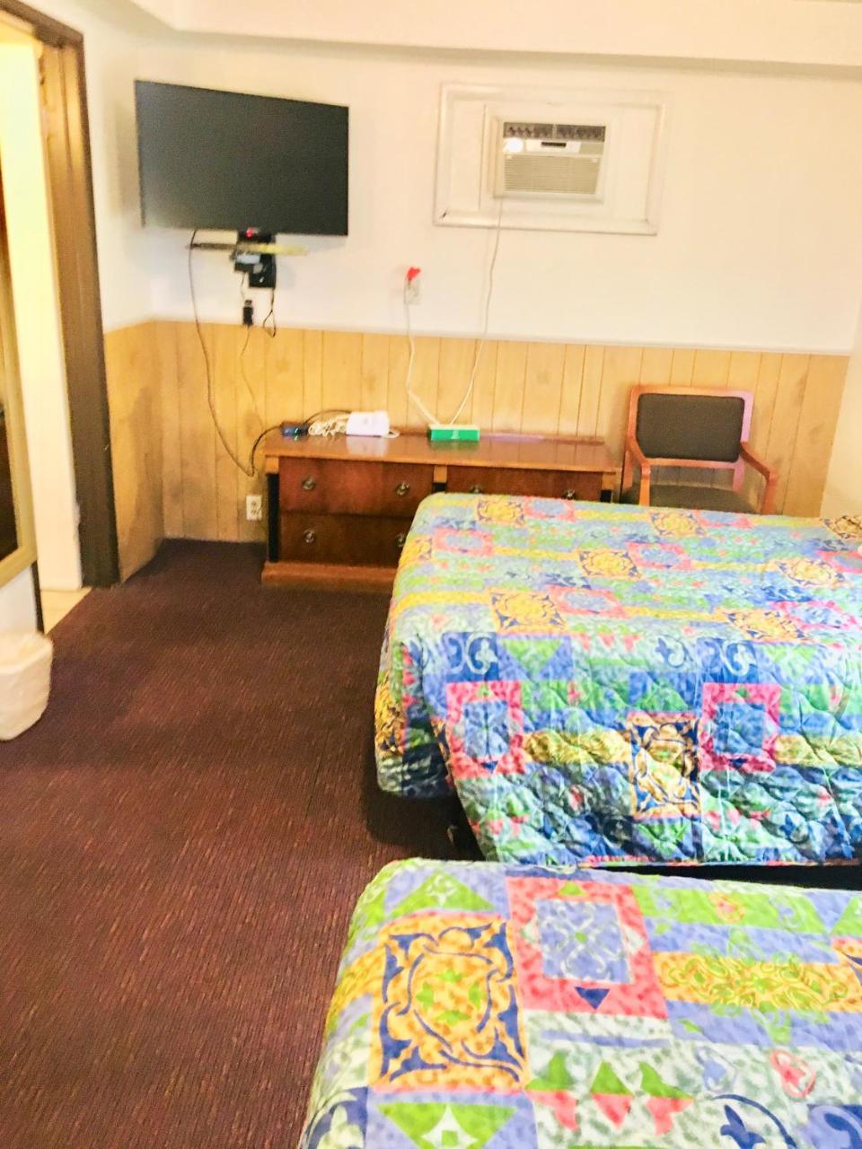 North Country American Inn Калкаска Екстериор снимка