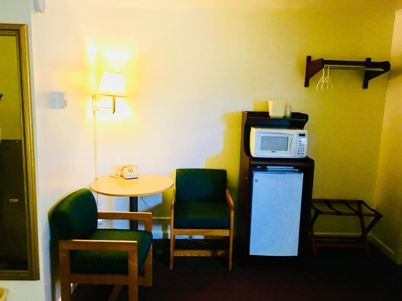 North Country American Inn Калкаска Екстериор снимка