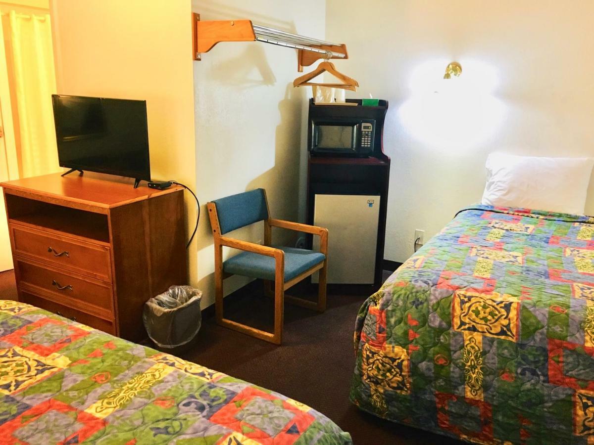 North Country American Inn Калкаска Екстериор снимка